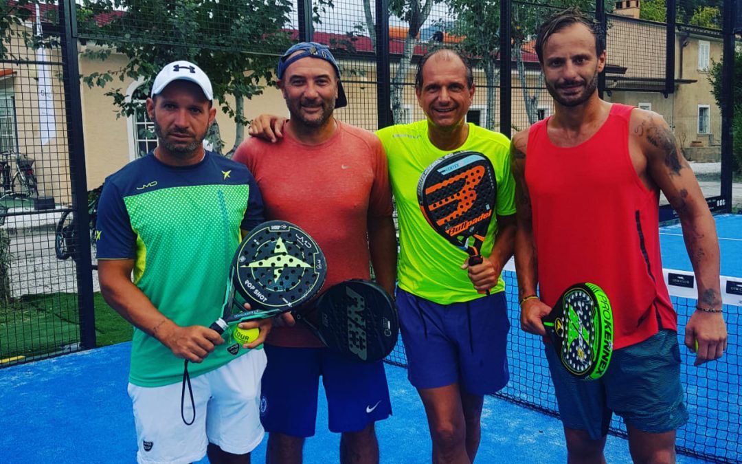 Ariel maestro di padel con Gilardino e Casiraghi